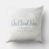 雲の上のようなシックでエレガントなブライダルシャワーパーティー クッション (正面)