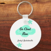 雲の上のパステルグリーンの雲と星の独身最後の夜 キーホルダー (正面)