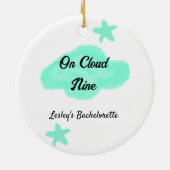 雲の上の9 淡い緑の雲 星の独身パーティー セラミックオーナメント (裏面)