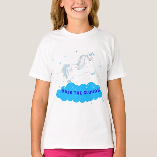 雲の上をユニコーンが通るユニコーンのシャツ Tシャツ (正面)