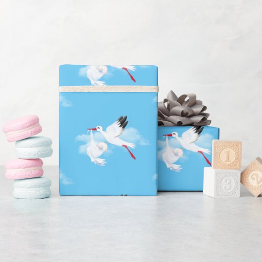 雲の中のコウノトリと男の赤ちゃん ラッピングペーパー (ベビーシャワー)