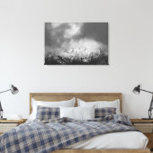 雲の中の白黒の山 キャンバスプリント (インサイチュ (寝室))