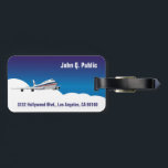 雲の中の飛行機の荷物タグ ラゲッジタグ<br><div class="desc">青空の雲の中の飛行機を示す荷物タグ。</div>