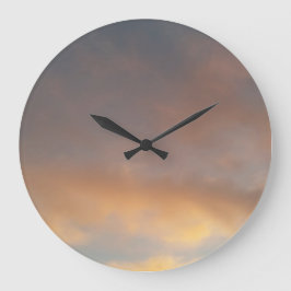 雲の中を歩くと、青い空にピンク色の雲。 ラージ壁時計