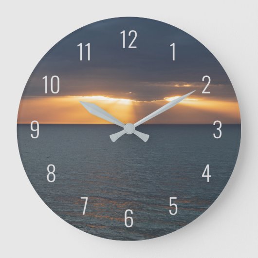 雲の中を飛び越える海の夕日 ラージ壁時計 (正面)