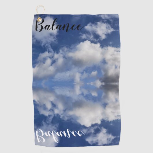 雲の反射、青いコーニッシュスカイのバランス ゴルフタオル (正面)