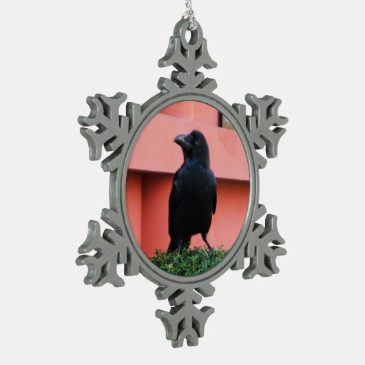 雲の木に止まり木を張る大きなハングルカラス スノーフレークピューターオーナメント (左)