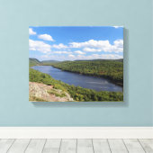 雲の湖 – 山林ワイルド キャンバスプリント (インサイチュ (ウッドフロア))