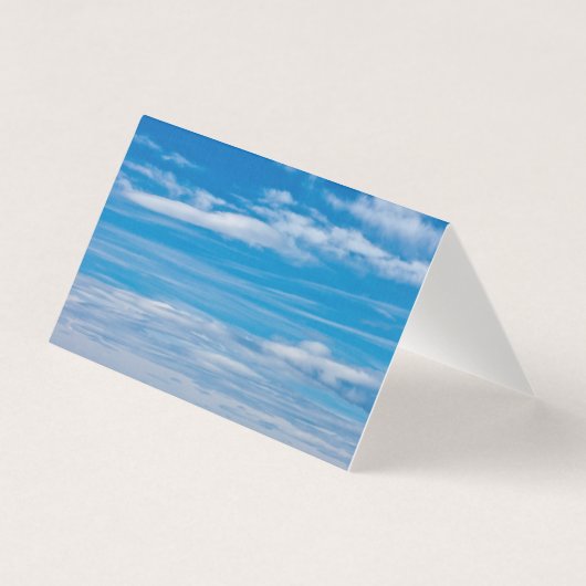 雲の筋が浮かぶ青空のカード (正面)