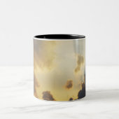 雲を通って照る光線 ツートーンマグカップ (中央)