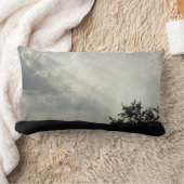 雲を通る日の光グレー白い風景 ランバークッション (ブランケット)