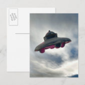 雲を飛んでいる通るUFO ポストカード (正面/裏面)