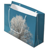 雲一つない青空に向かう白い柳の木 ラージペーパーバッグ (正面アングル)