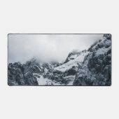 雲威厳のあるの下の山 デスクマット (正面)