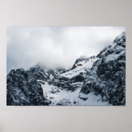 雲威厳のあるの下の山 ポスター