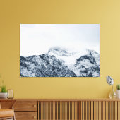雲素晴らしに覆われた雪の山 キャンバスプリント (インサイチュ (リビング))