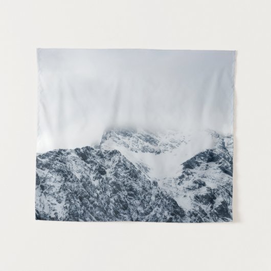 雲素晴らしに覆われた雪の山 タペストリー (正面(横))