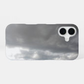 雲転がが入る iPhone 16ケース (裏面横)