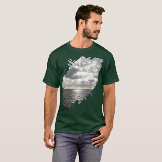 雲間から差し込む太陽 Tシャツ (正面フル)