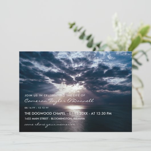 雲間を横切る太陽の光の生命記念 招待状 (スタンド正面)