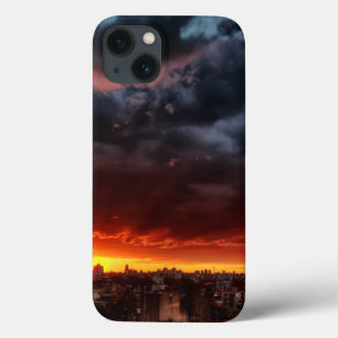 雲、日没および赤 iPhone 13ケース