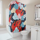 雲、炎：黒いヴィンテージパターン。 シャワーカーテン (インサイチュ)