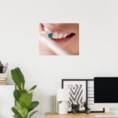 電動歯ブラシ。これらの装置はモーターを持っている ポスター (ホームオフィス)