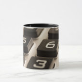 電卓のクローズアップ マグカップ (中央)