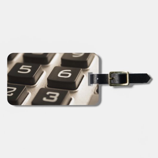 電卓のクローズアップ ラゲッジタグ (正面横)