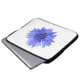 電子バッグと青いコーンフラワーデザイン ラップトップスリーブ (正面下部)