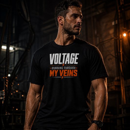 電撃が私の血管を走る 面白い電気工事士デザイン Tシャツ