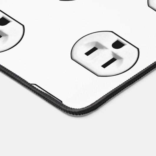 電気おもしろいコンセント電気工事士ギフトアイディア デスクマット (コーナー)