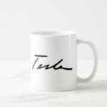 電気の天才ニコラテスラの署名 コーヒーマグカップ<br><div class="desc">Nikola Tesla (セルビア語：Никола Тесла、1856年7月10日–1943年1月7日)は、発明家、機械技師、電気技師である。商業電気の誕生に重要な貢献を果たしてきた彼は、19世紀後半から20世紀初頭にかけての電磁界において数多くの革新的な発展を遂げたことで知られている。テスラの特許と理論的研究は、配電の多相システムと交流モータを含む交流モダン(AC)電力システムの基礎を形成した。この作業は救済第二産業革命に属する。画像再生権は、この説明の一番下のリンクで見つけることができる。無料でリベ救ート氏にサインアップし、任意のzazzleの注文に12%を追加$5.00のサインアップボーナスAll Rights Reserved；画像の再生権： http://commons.wikimedia.org/wiki/File:TeslaSignature.svg tesla nikola "tesla" signature "nikola tesla" signature"nikola tesla" signature"signature"signature" electric" "ac motor"</div>