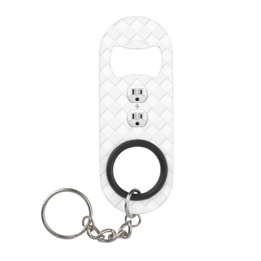 電気プラグ壁コンセントカスタマイズおもしろい キーホルダー栓抜き (正面)