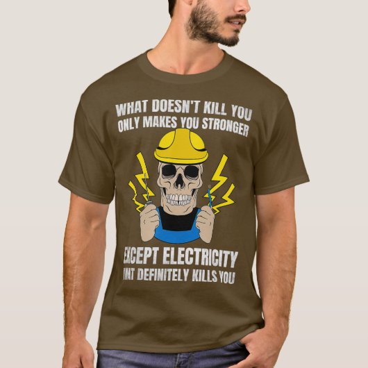 電気工おもしろい士向け電気工事士ギフト Tシャツ (正面)