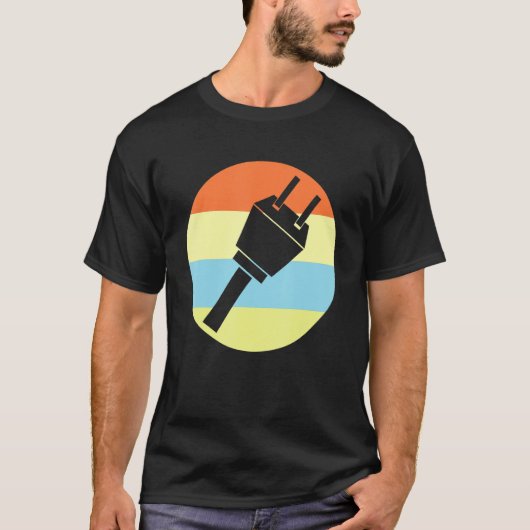 電気工事士電気エンジニアリング電気 Tシャツ (正面)