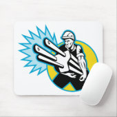 電気技師かプラグを運んでいる力の架線工夫 マウスパッド (マウス)