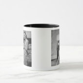 電話で話している女性 マグカップ (中央)