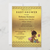 電話ベビーシャワーの金ゴールドのシェブロンの民族の女の子 招待状 (裏面)