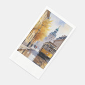 電車が秋の通りに乗る (コーナー)