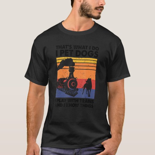 電車で飼っている犬は遊そうだモダン Tシャツ (正面)