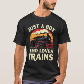 電車好きな少年 ヴィンテージ トレインラバー Tシャツ (正面)