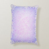 霜の降りたな紫色のクリスマスの輝き アクセントクッション (裏面(縦))