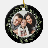 霜の降りたな緑のリース セラミックオーナメント (正面)