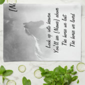 霧から疾走している馬 キッチンタオル (折り畳み)