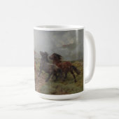 霧がかったスコットランドの風景の中の2つのシェトランドのポニー コーヒーマグカップ (正面右)