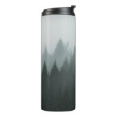 霧がかった山林の秋の霧 タンブラー (回転左)