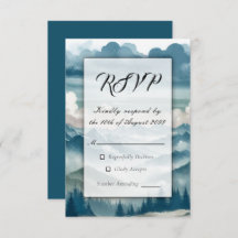 霧がかった松の木に響く