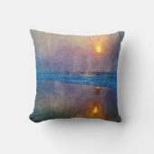 霧がかった海辺の日の出 クッション (正面)