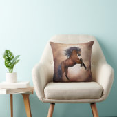 霧がかった雲で育つフリシアの茶色の馬 クッション (椅子)